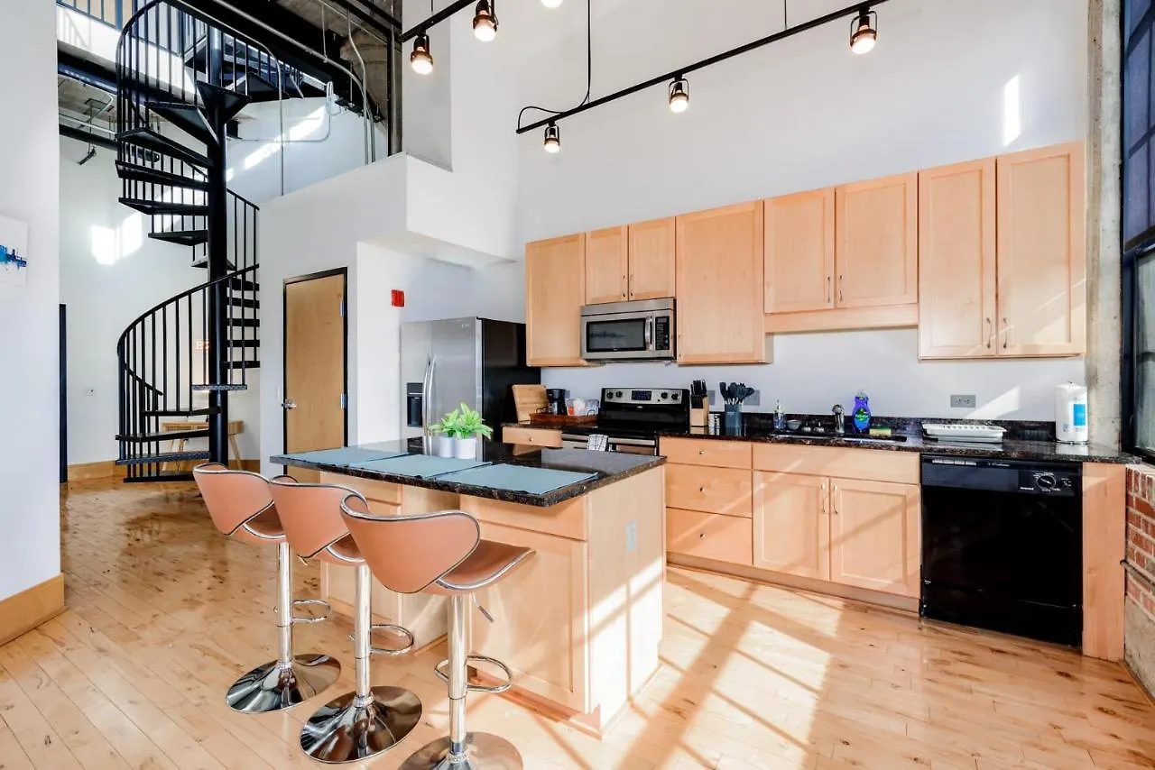 Apartment Cozysuites Gorgeous 2Br Penthouse W Skyline View Saint Louis United States