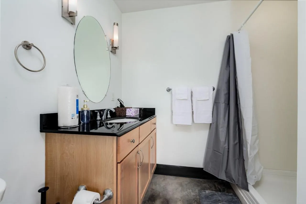 Cozysuites Gorgeous 2Br Penthouse W Skyline View Saint Louis United States