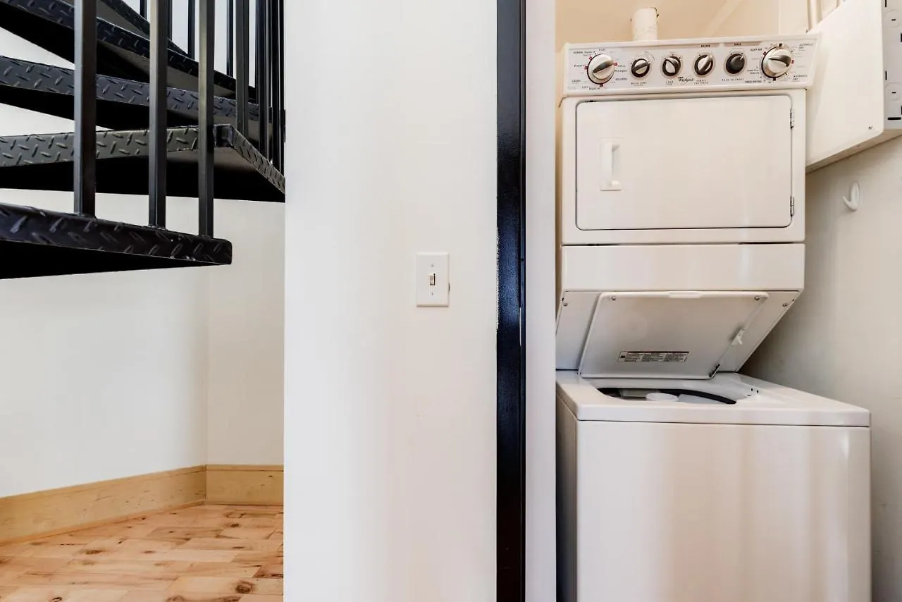 Cozysuites Gorgeous 2Br Penthouse W Skyline View Saint Louis 0*,  United States