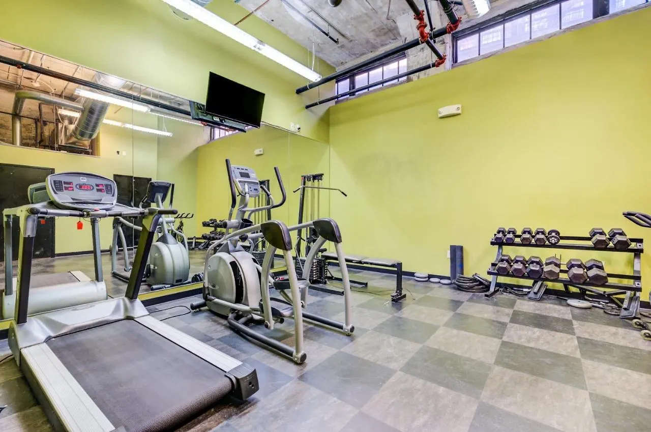 Cozysuites Gorgeous 2Br Penthouse W Skyline View Saint Louis Apartment